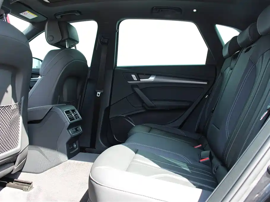 Audi Q5L 2024 Model 40 TFSI Luxury Dynamic фото 15