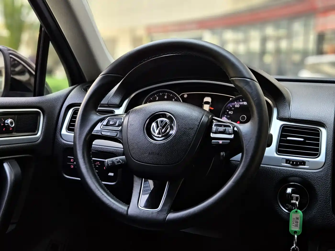 Volkswagen Touareg 2014 3.0TSI New Edge Edition фото 13