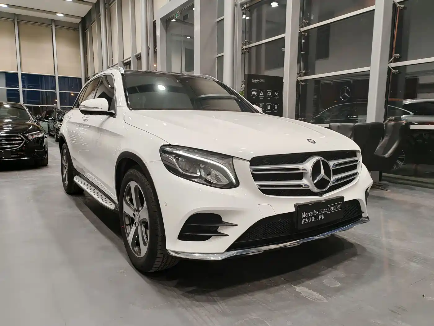 Mercedes-Benz GLC 2017 GLC 260 4MATIC Luxury фото 3