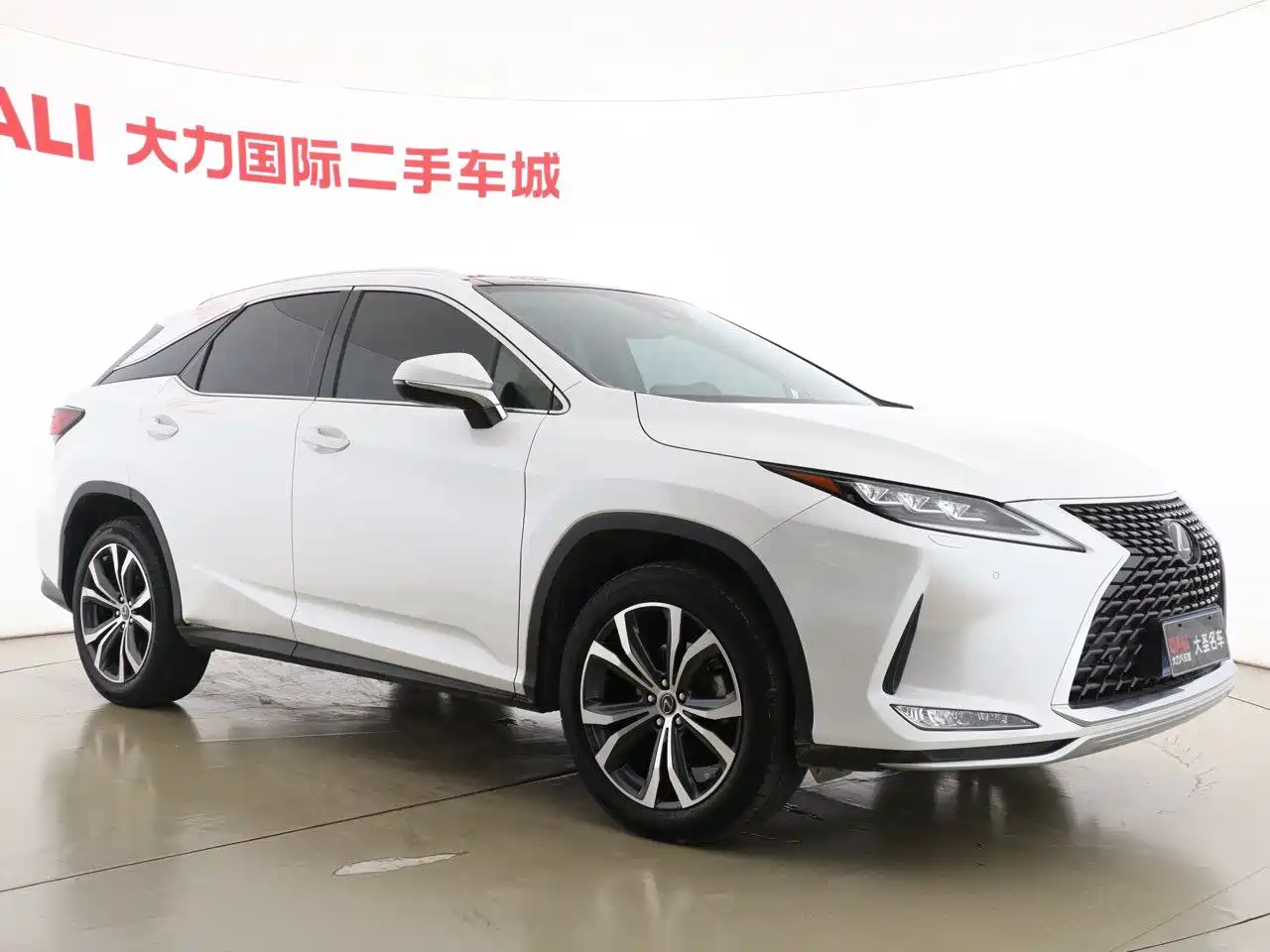 Lexus RX 2020 Facelift 300 AWD Elegance Edition фото 3
