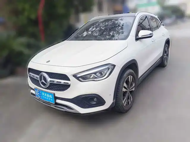 Mercedes-Benz GLA 2020 GLA 200 — фото 1