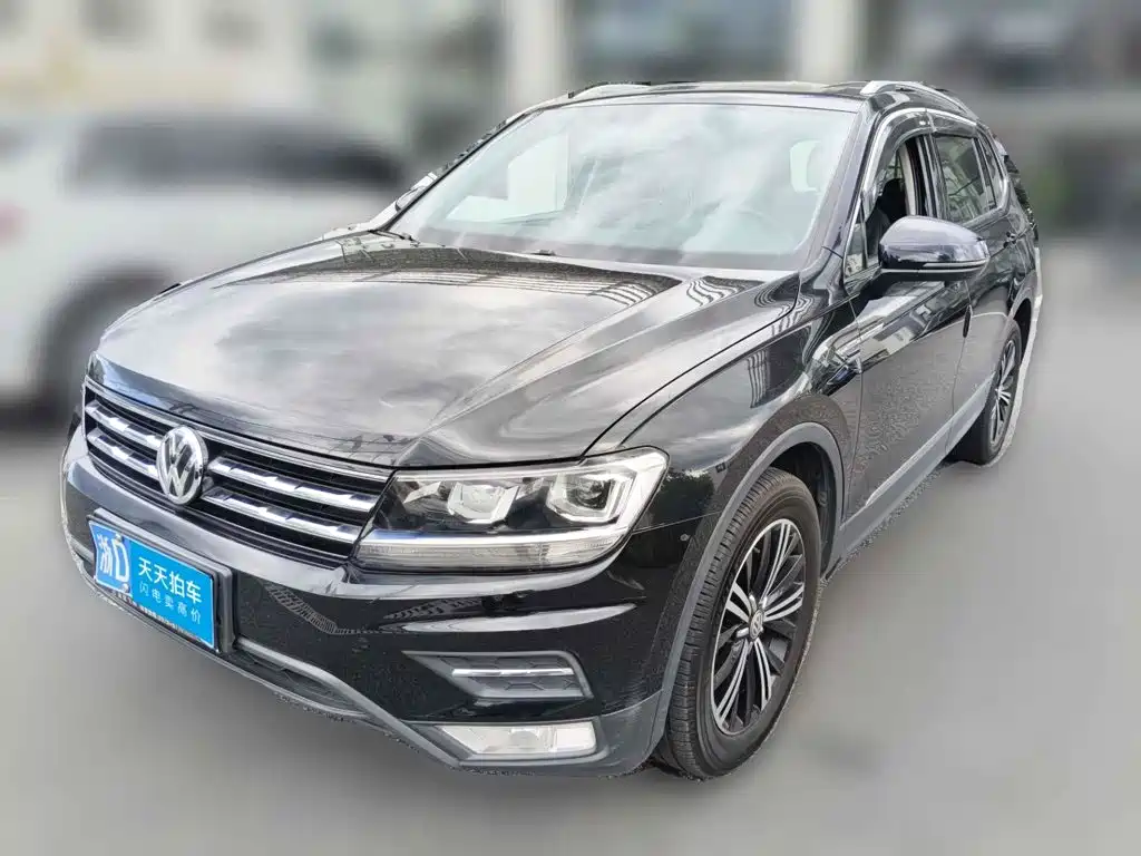 Фото 1 - Volkswagen Tiguan L