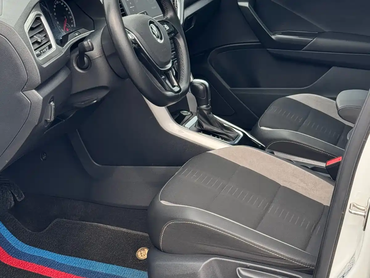 VOLKSWAGEN T ROC EXPLORING SONGS