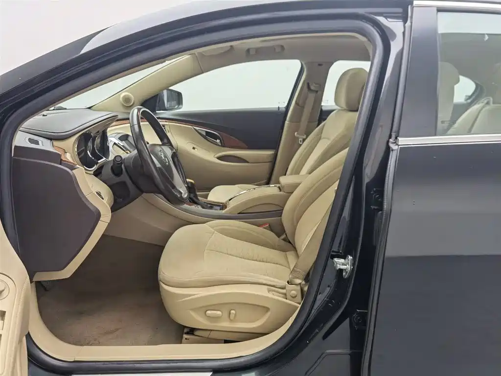 Buick LaCrosse 2011 Model 2.4L SIDI Comfort Sunroof Edition фото 10