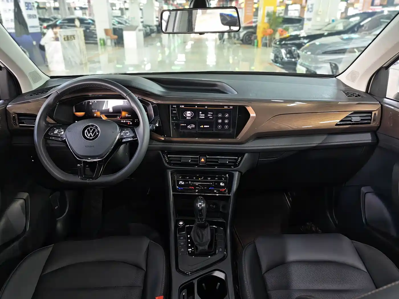Volkswagen Tharu, миниатюра 12