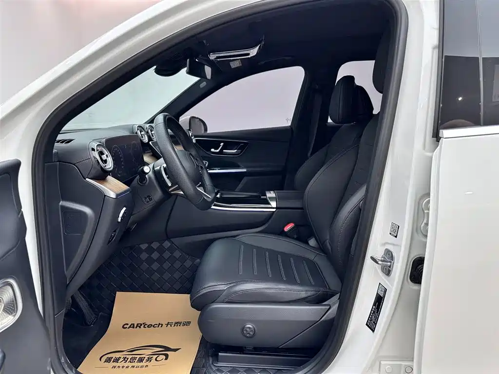 Mercedes-Benz GLC 2023 GLC 300 L 4MATIC Sport 5-Seater фото 8
