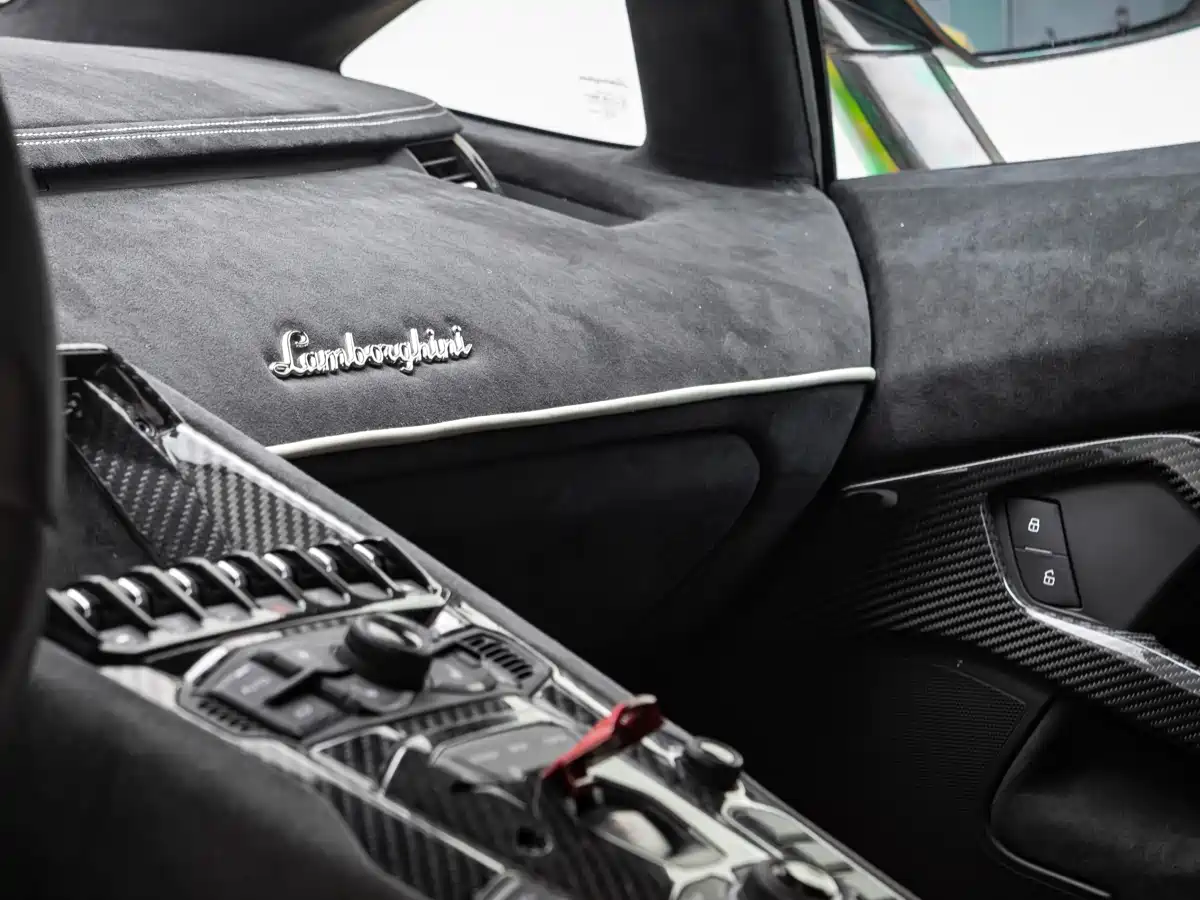Lamborghini Aventador 2011 LP 700-4 фото 9