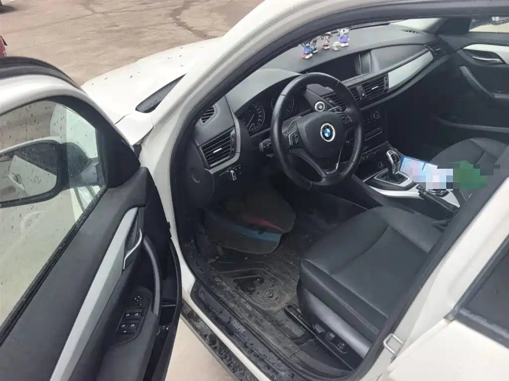 BMW X1 2014 sDrive18i Leading Edition фото 23