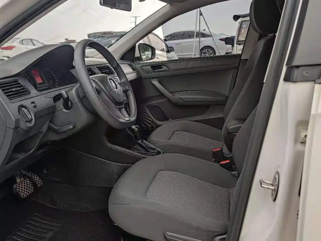 Volkswagen Santana 2016 1.6L Automatic Trend Edition фото 13