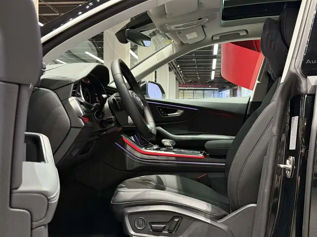 Audi Q8 2024 55 TFSI Luxury Sport фото 10