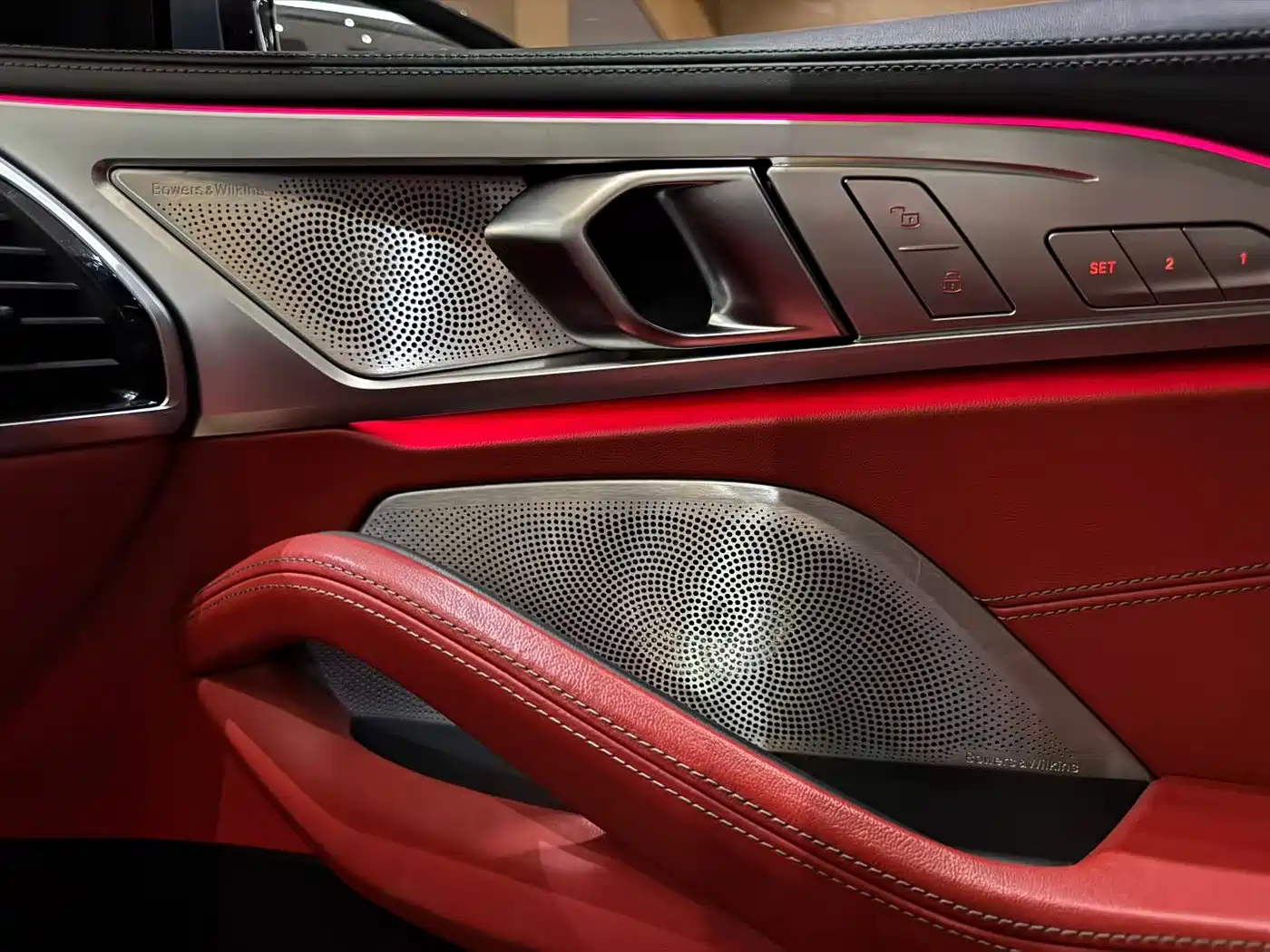BMW 8 Series 2019 840i 4-Door Coupe Launch Limited Edition фото 6
