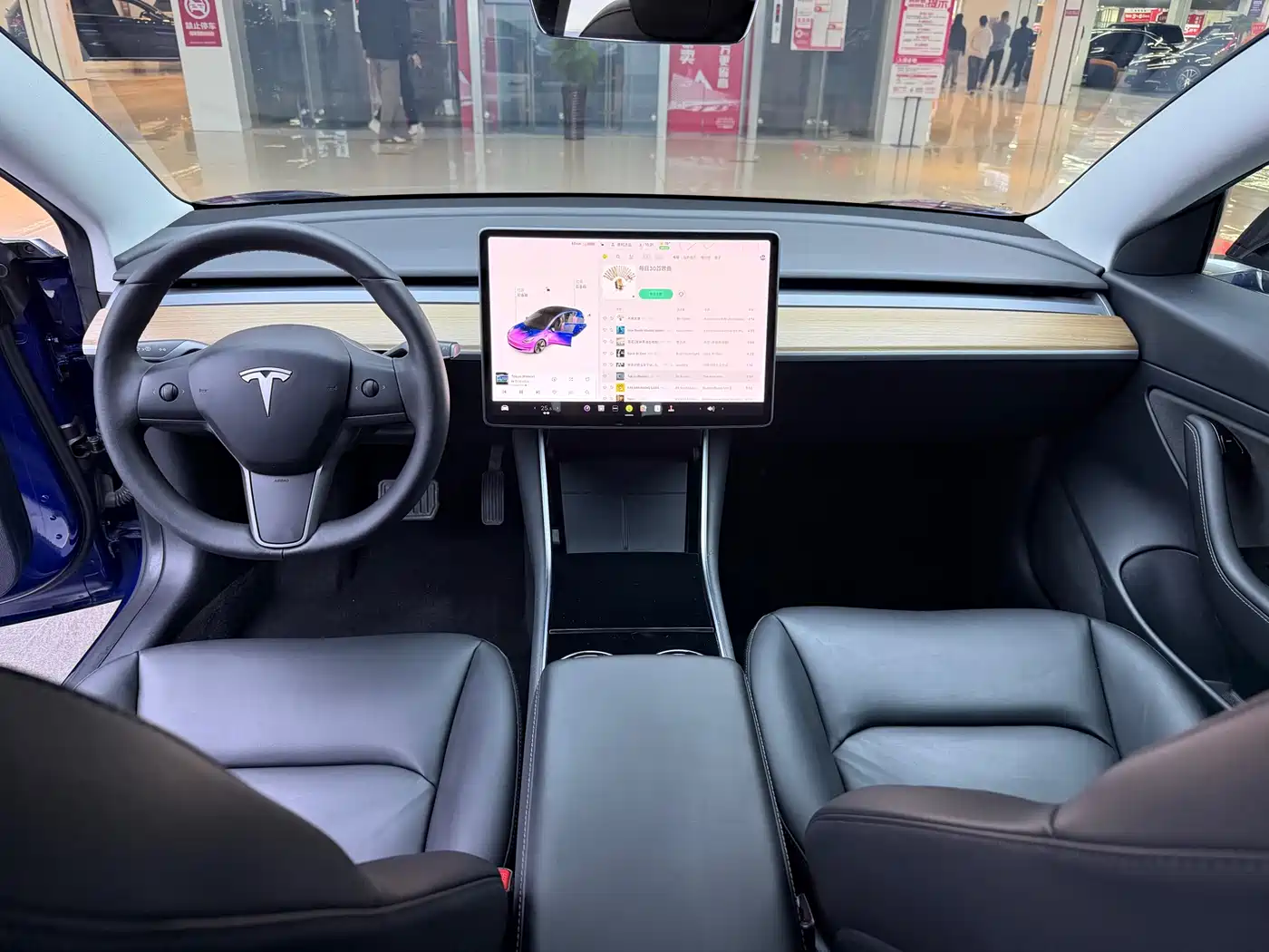 TESLA MODEL 3