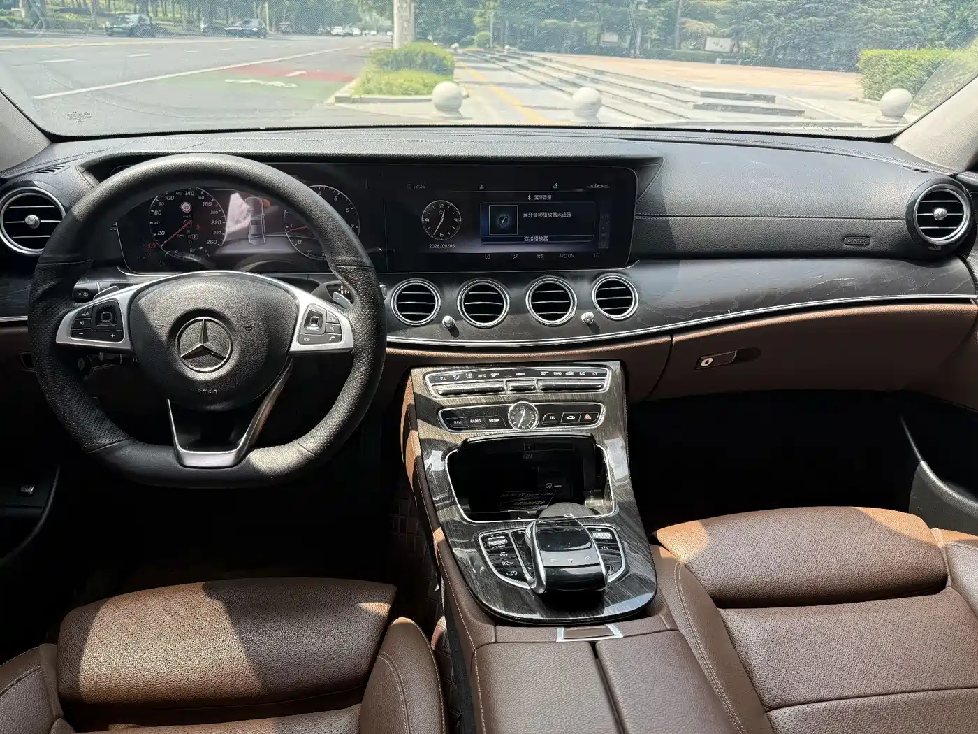 Фото 6 - Mercedes-Benz E-Class