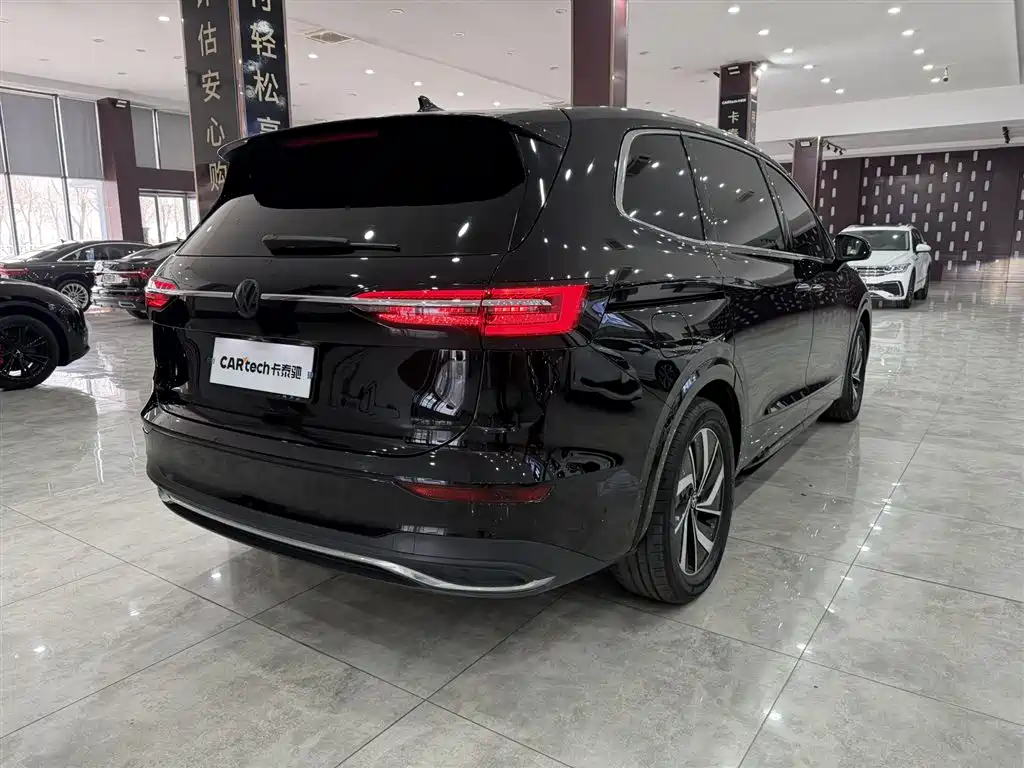 Volkswagen Viloran 2022 380TSI Premium Edition фото 4
