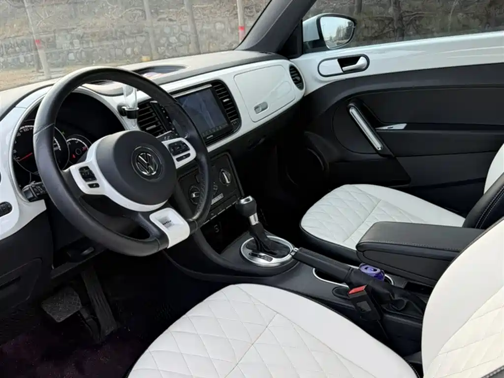 Volkswagen Beetle 2015 180TSI фото 16