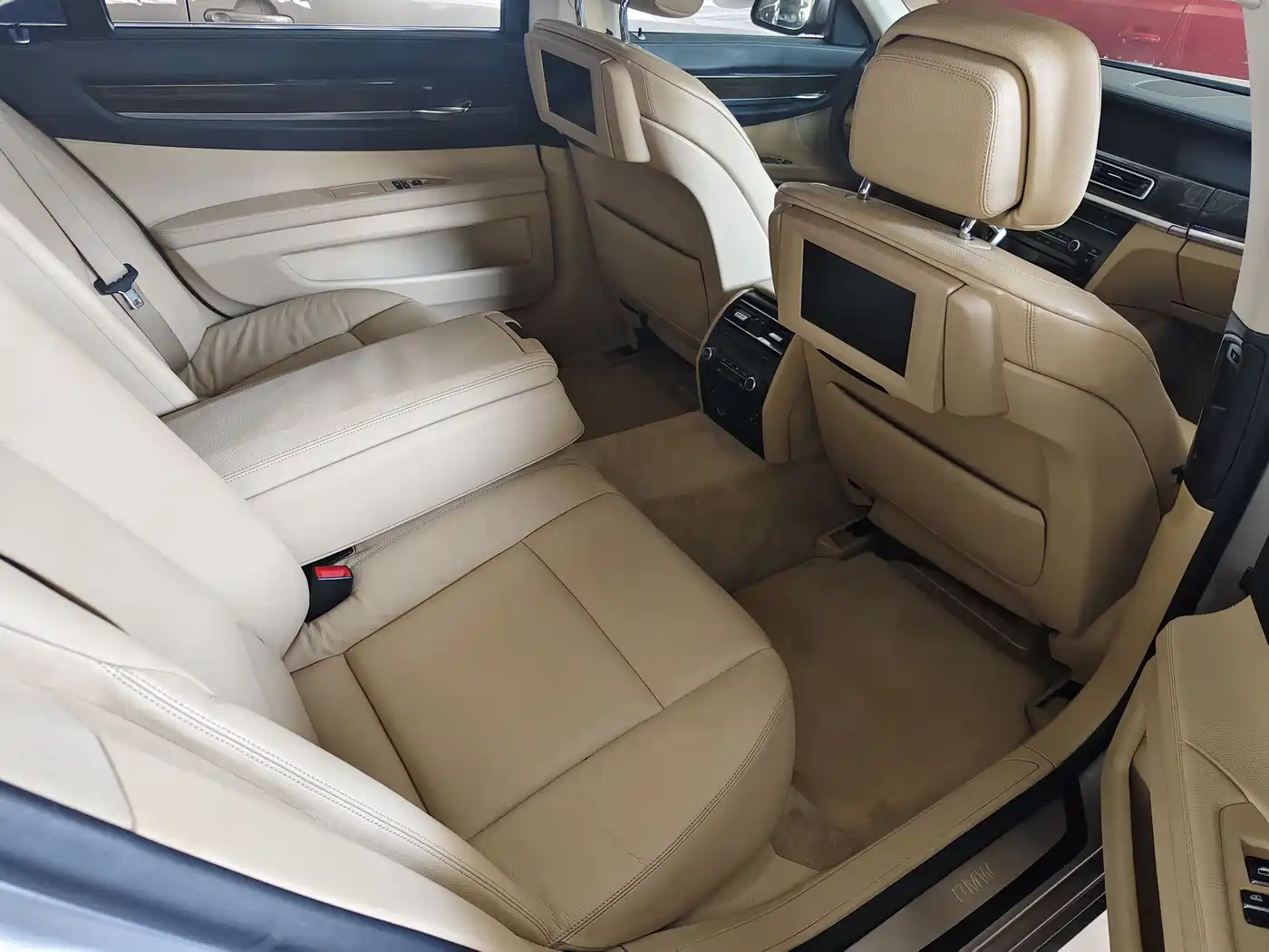 BMW 7 Series 2011 740Li Steinway Limited Edition фото 8