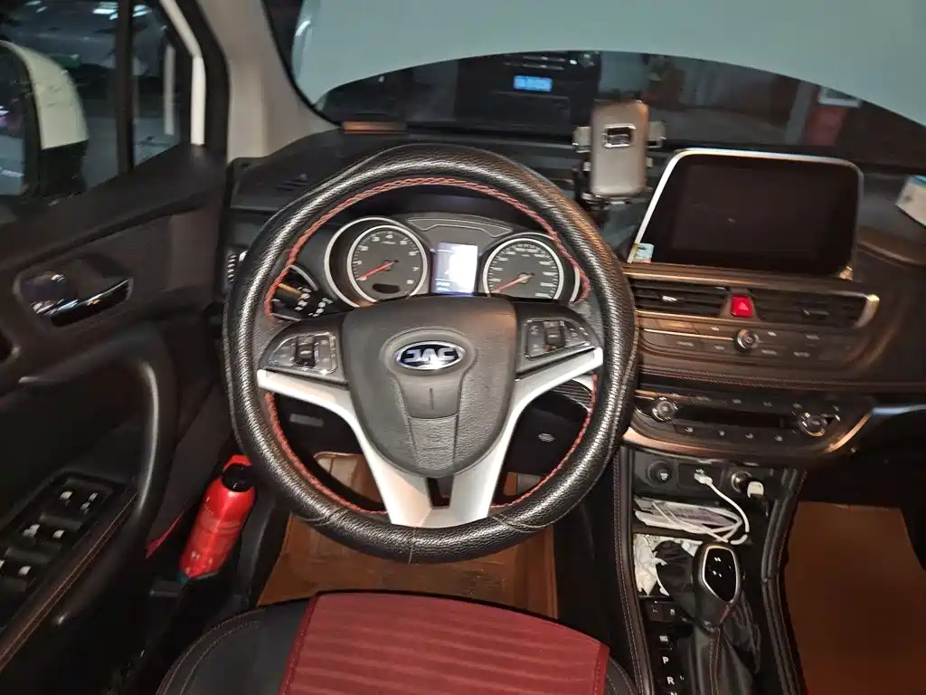 JAC Motors Refine S3 2017 2017 1.6L CVT Luxury Smart