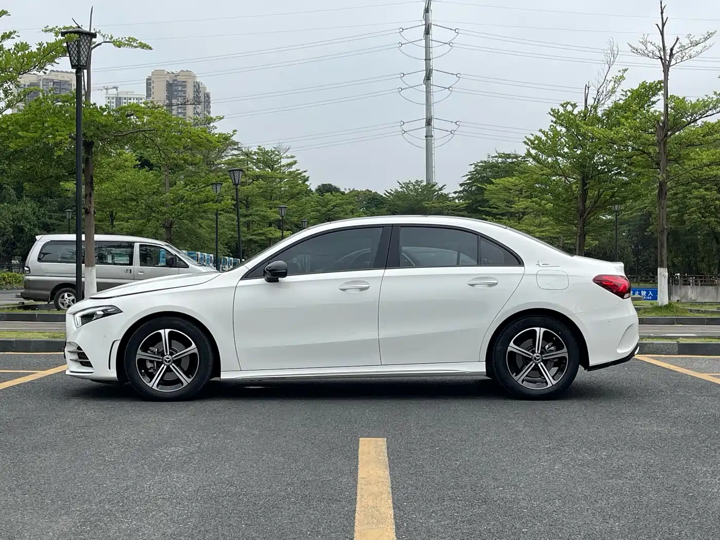 Mercedes-Benz A-Class 2022 Facelift III A 200 L Sport Sedan Fashion фото 7