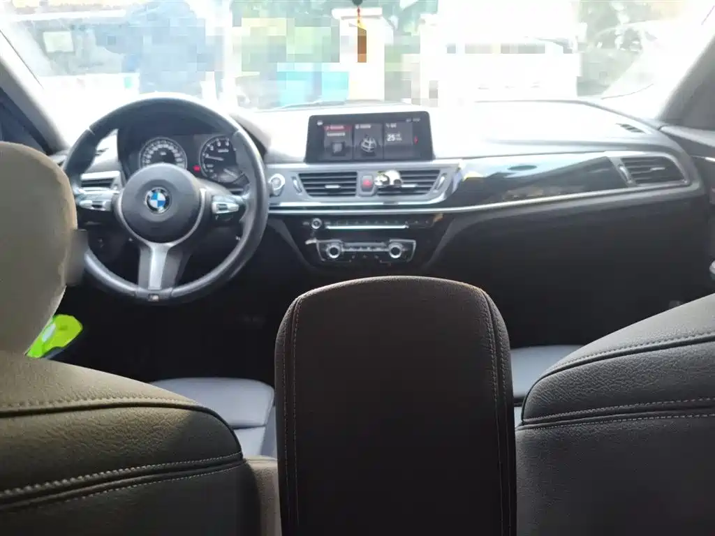 BMW 1 Series 2020 Model 120i M Sport Package фото 5