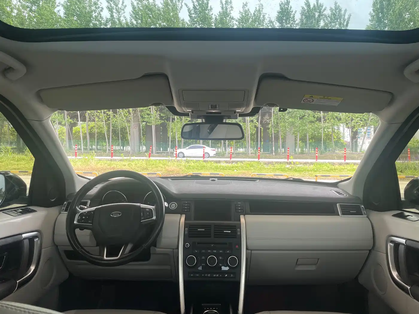 Land Rover Discovery Sport (Import) 2015 2.0T SE фото 17