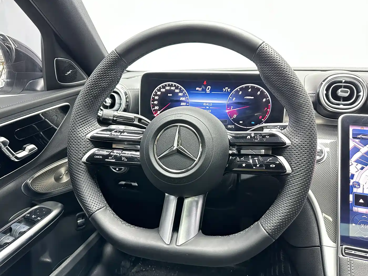 Mercedes-Benz C-Class 2024 Facelift III C 260 L Night Sport Edition фото 8