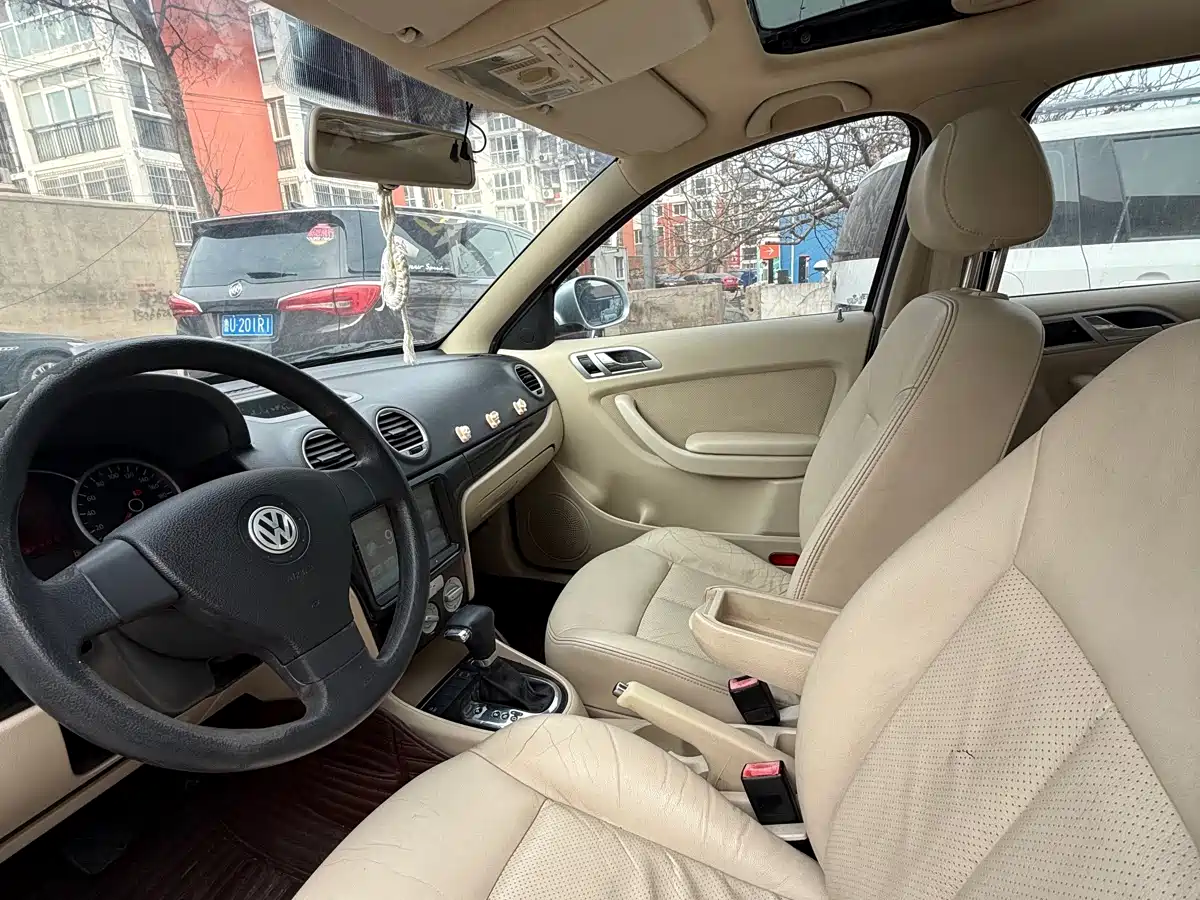 Volkswagen Lavida 2011 1.6L Automatic Pinxuan Edition фото 5