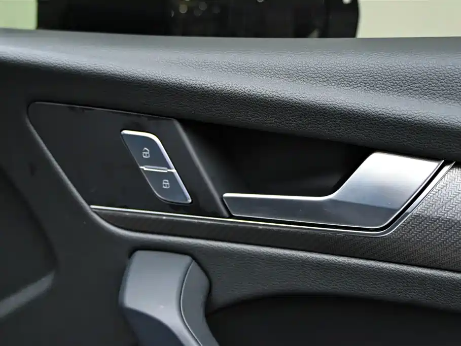 Audi Q5L 2023 40T Luxury Dynamic фото 28