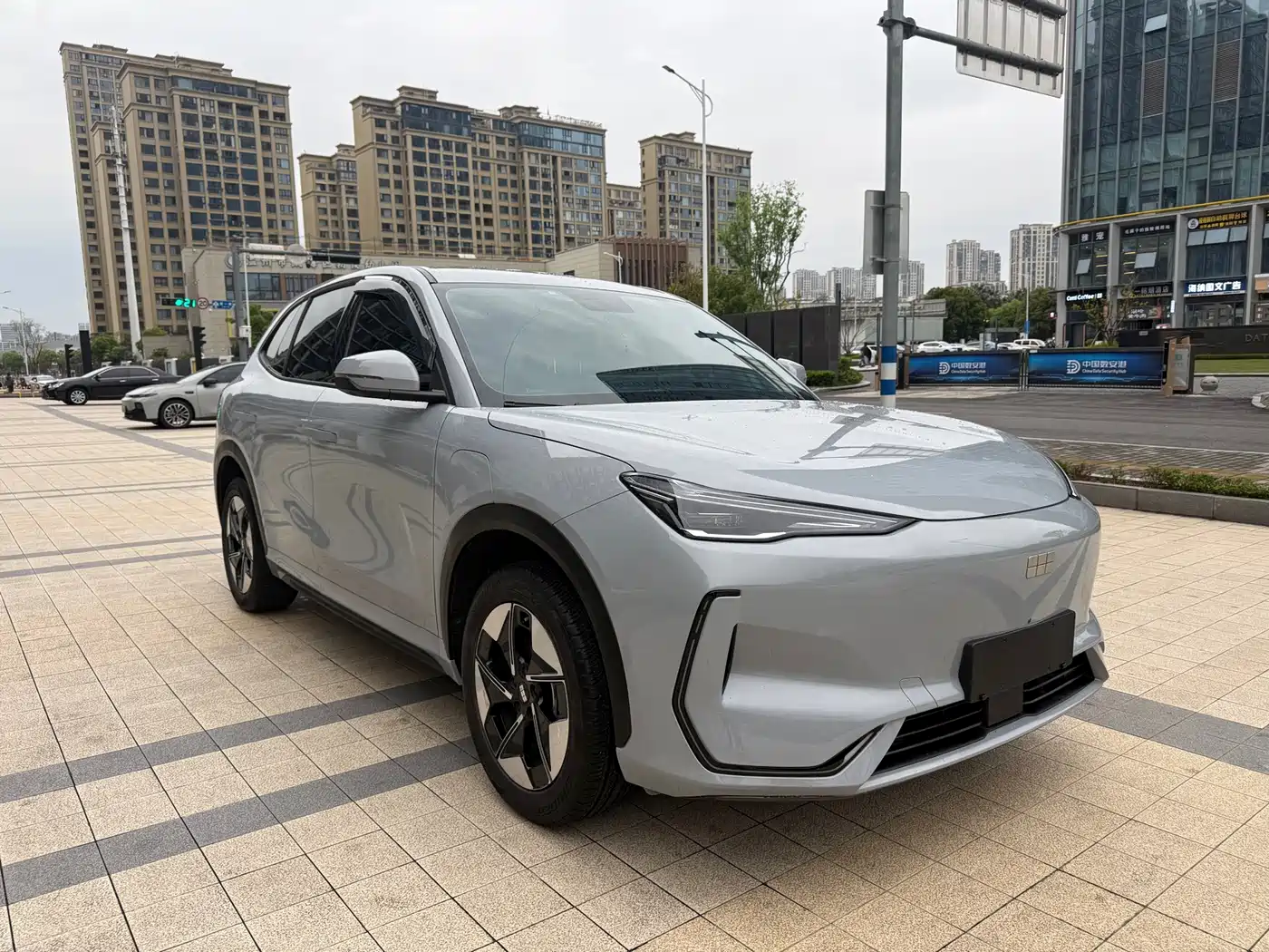 GEELY GALAXY GALAXY E5