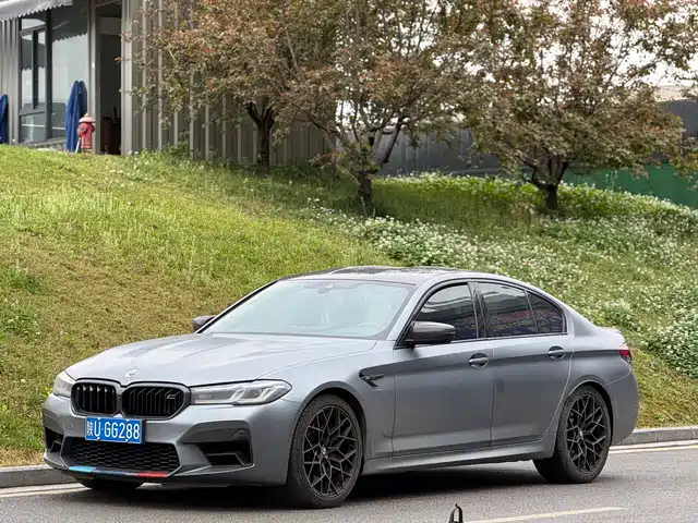 BMW M5
