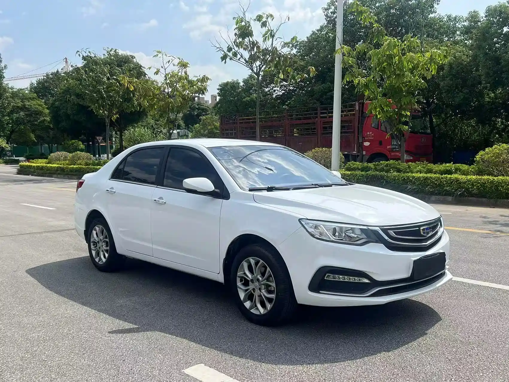 Фото 3 - Geely Vision