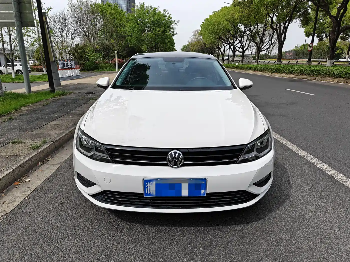 Volkswagen Lamando 2018 230TSI DSG Trend Edition фото 2