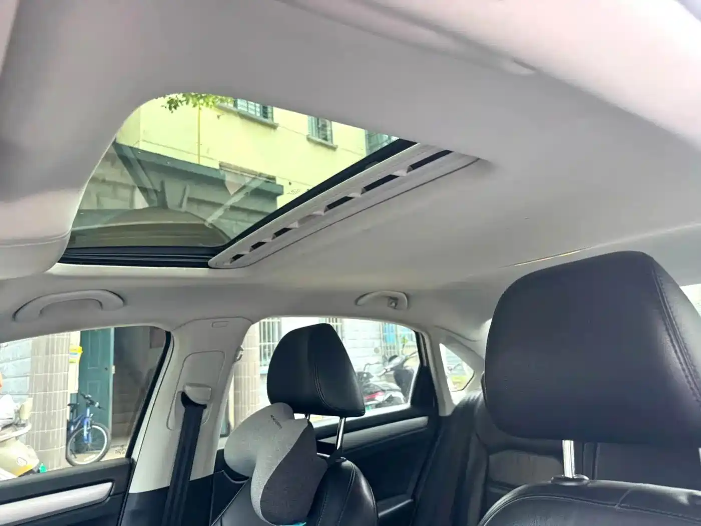 Volkswagen Passat 2015 1.8TSI DSG Honor Edition фото 7