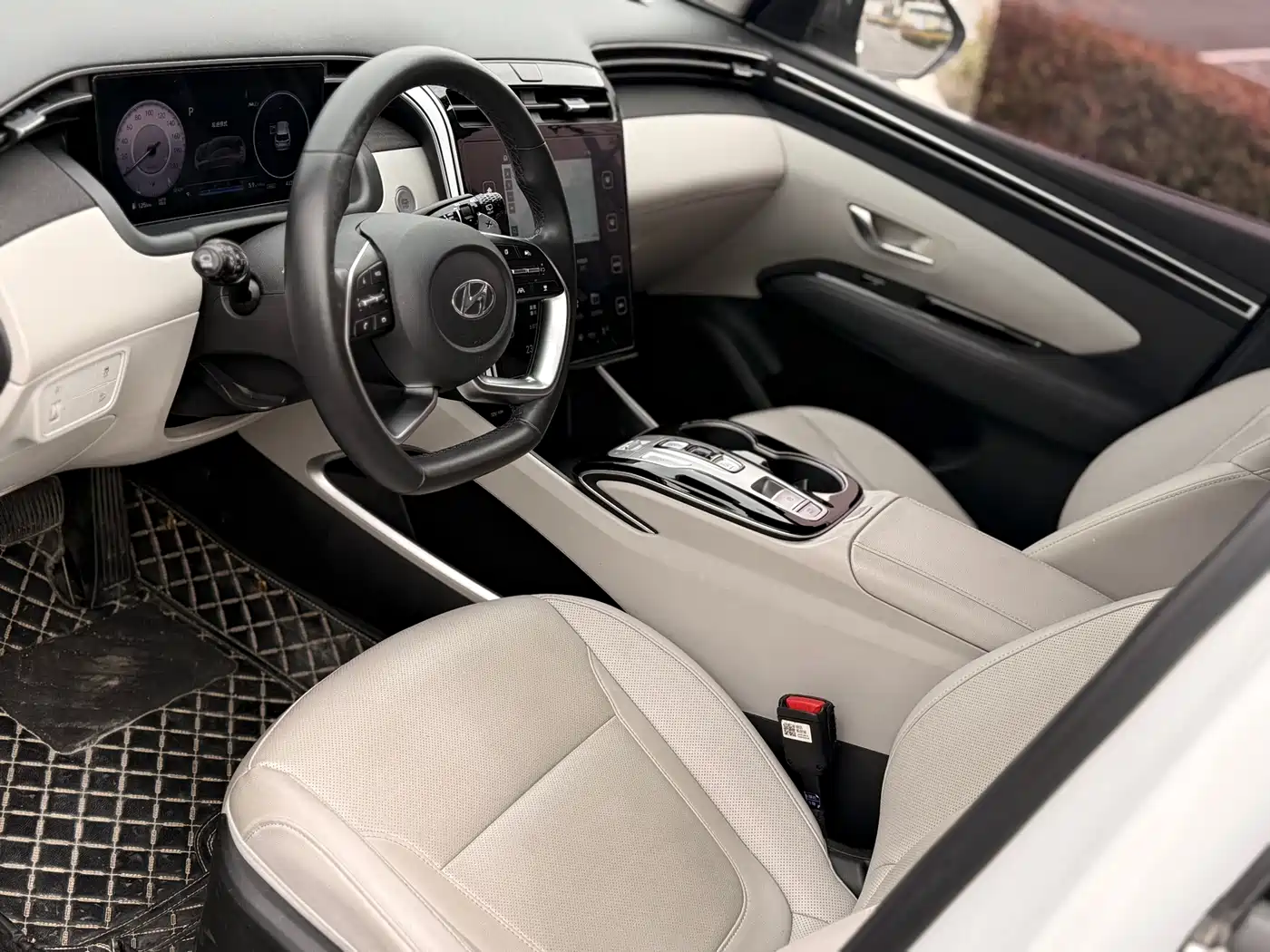 Hyundai Tucson 2022 Tucson L 2.0L Hybrid Premium Edition фото 9