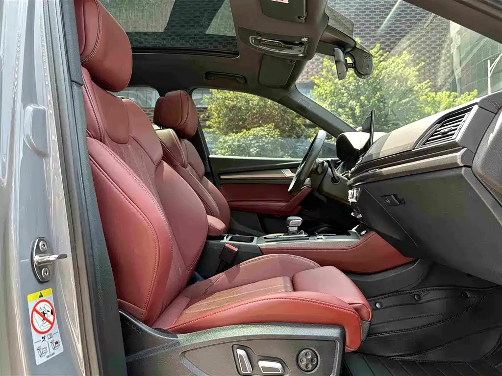 Фото 6 - Audi Q5L
