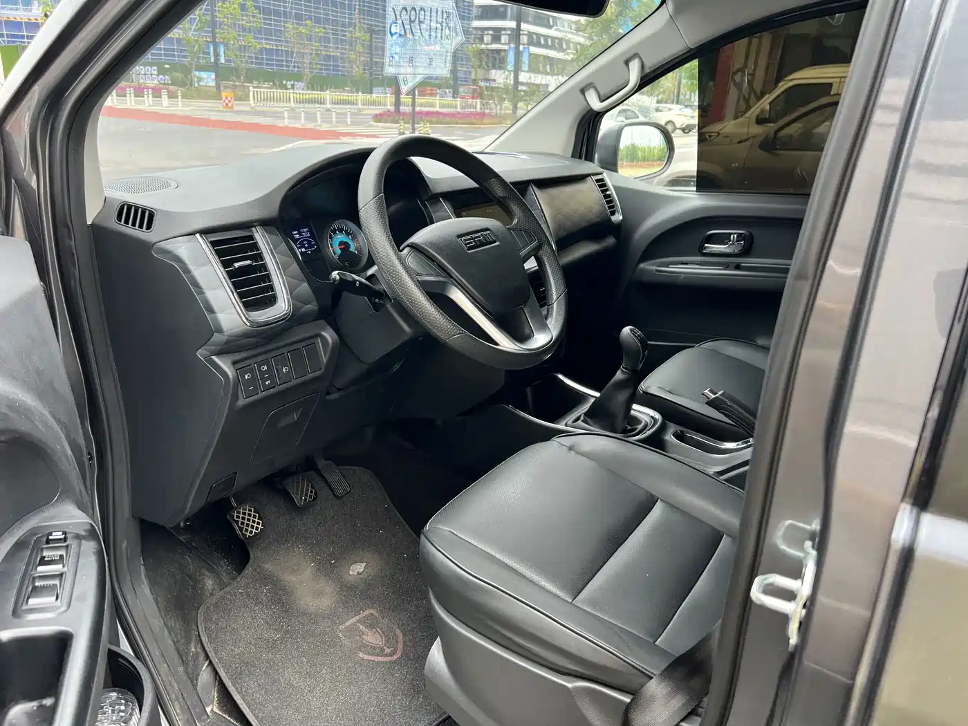 Jinbei Golden Sea Lion Classic 2021 2021 2.0L Travel Lion Passenger Van 7-seater