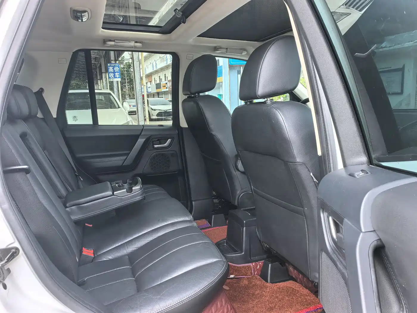 Land Rover Freelander 2 2014 2.0T Si4 SE Gasoline Edition фото 8