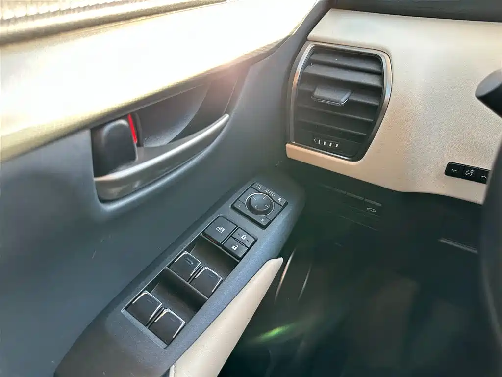Lexus NX 2020 200 FWD Fengyi Edition China VI фото 24