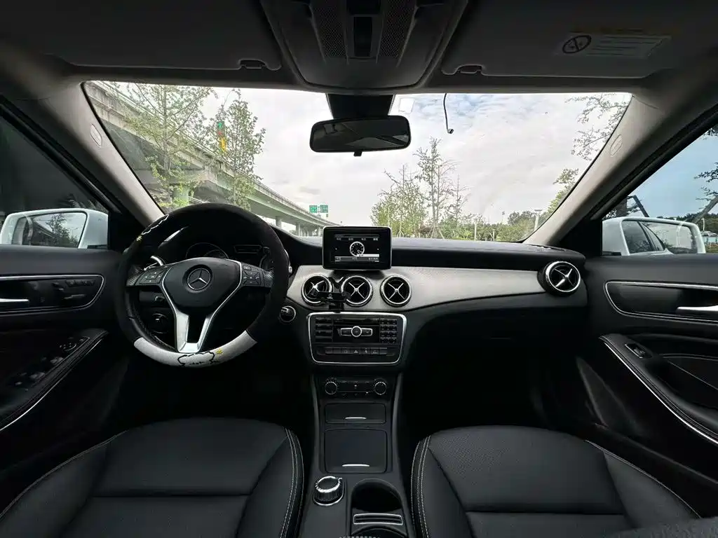 Mercedes-Benz GLA 2015 GLA 200 Fashion фото 5