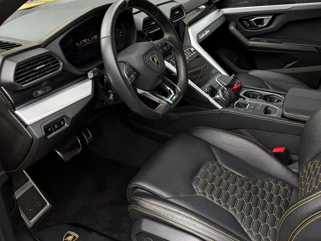 Фото 5 - Lamborghini Urus