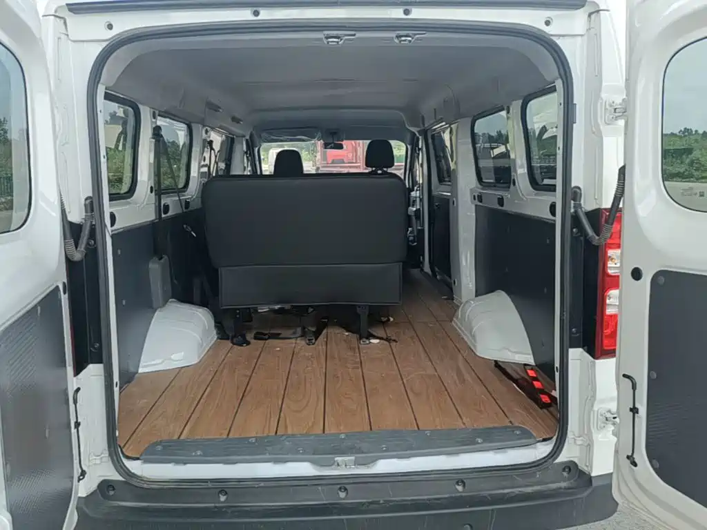 Wuling Motors Wuling Yangguang 2025 2025 400km Bus Comfort Edition