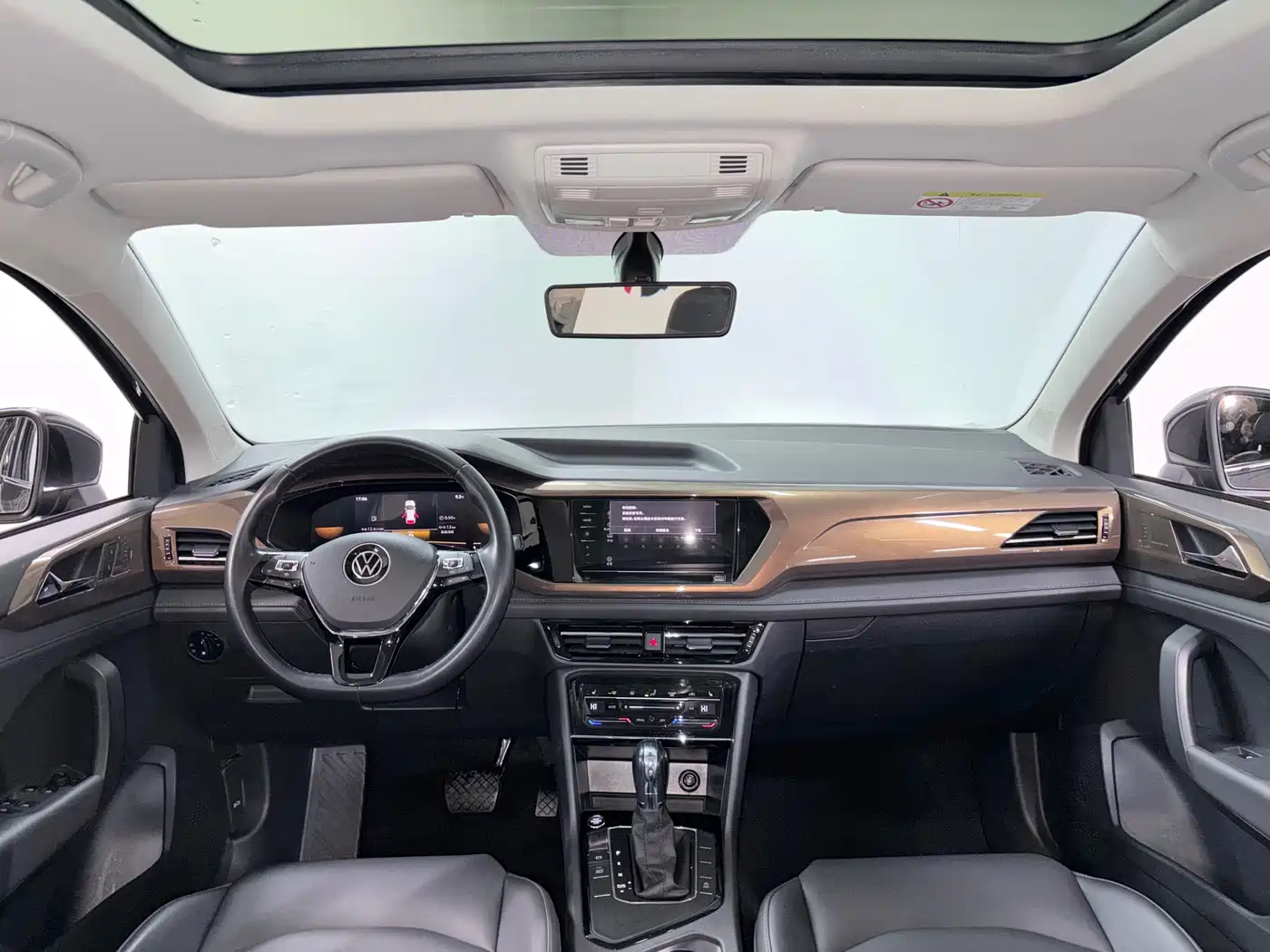 Volkswagen Tharu 2022 280TSI FWD Luxury Edition фото 11
