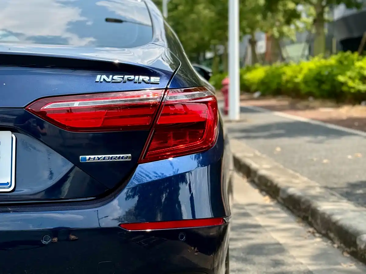 Фото 8 - Honda Inspire