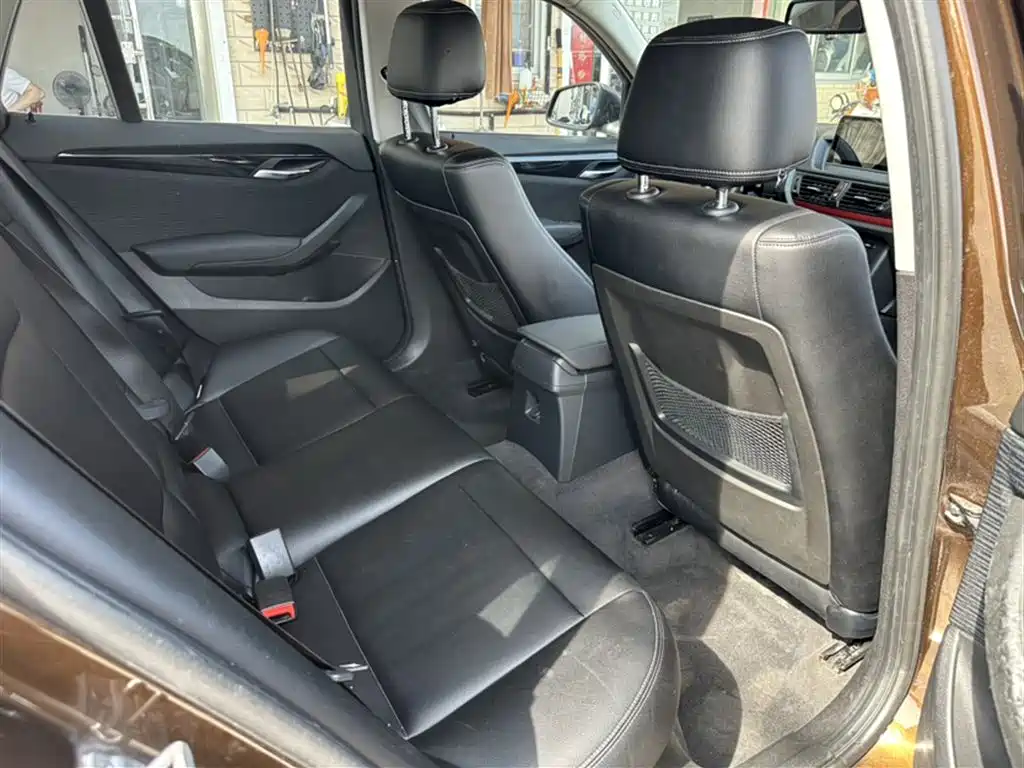 BMW X1 2015 Model sDrive18i Fashion Advanced Edition фото 14