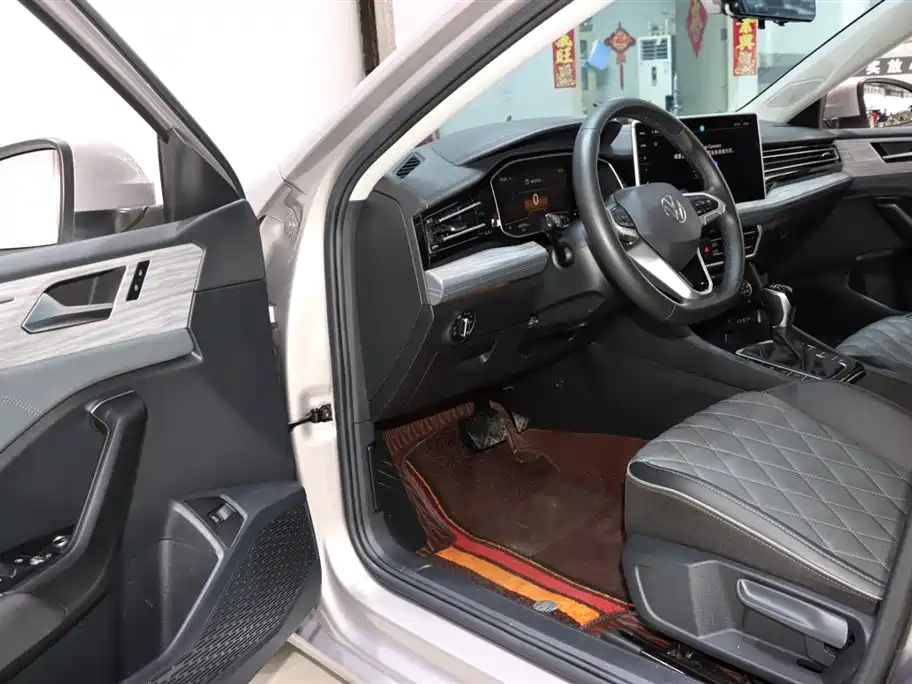 Volkswagen Sagitar 2023 300TSI DSG Surpassing Edition фото 8