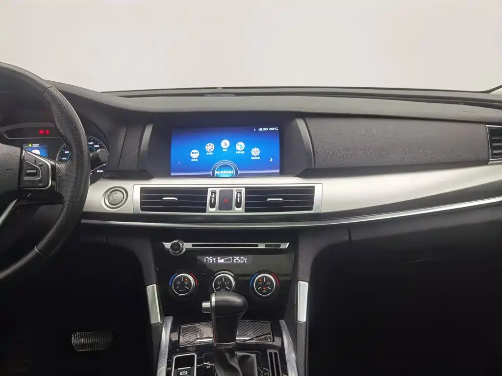 Photo 12 - Haval H7