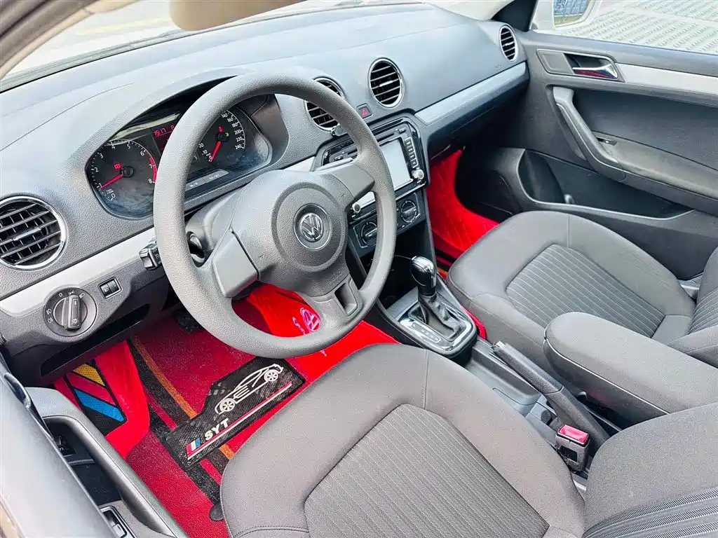 Volkswagen Jetta 2015 Value Edition 1.6L Automatic Comfort фото 5