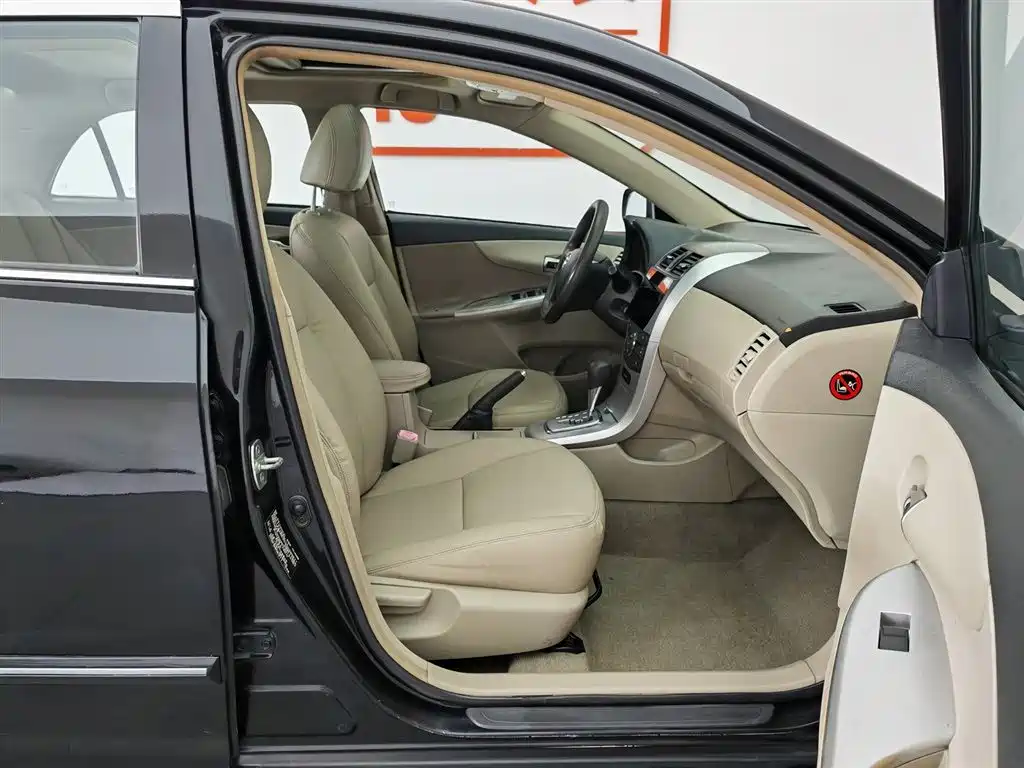 Toyota Corolla 2012 Styling Edition 1.8L CVT GL-i фото 23