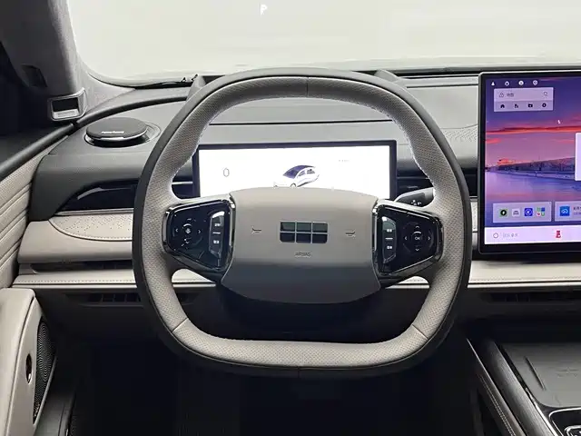 Geely Galaxy Galaxy Xingyao 8 2025 2025 Model 130km EM-i Flagship Edition