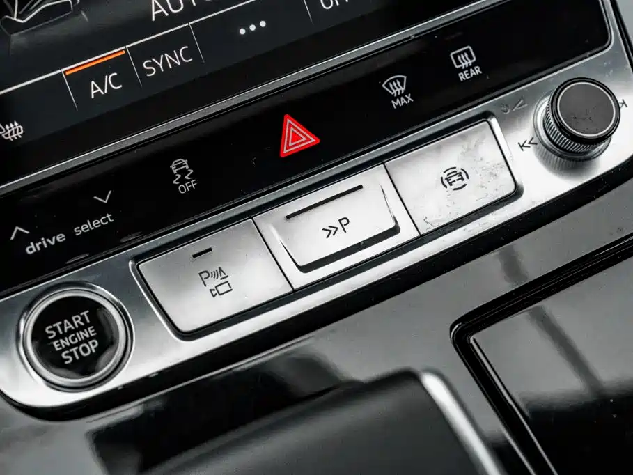 Audi Q8 2020 2021 Model 55 TFSI Premium Dynamic