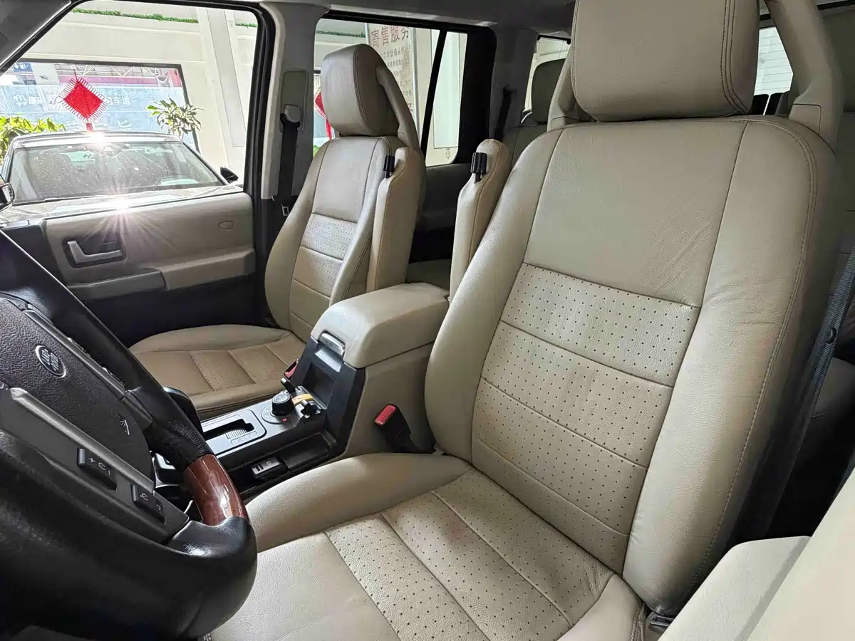 Land Rover Discovery 2010 4.0 V6 HSE Petrol фото 13